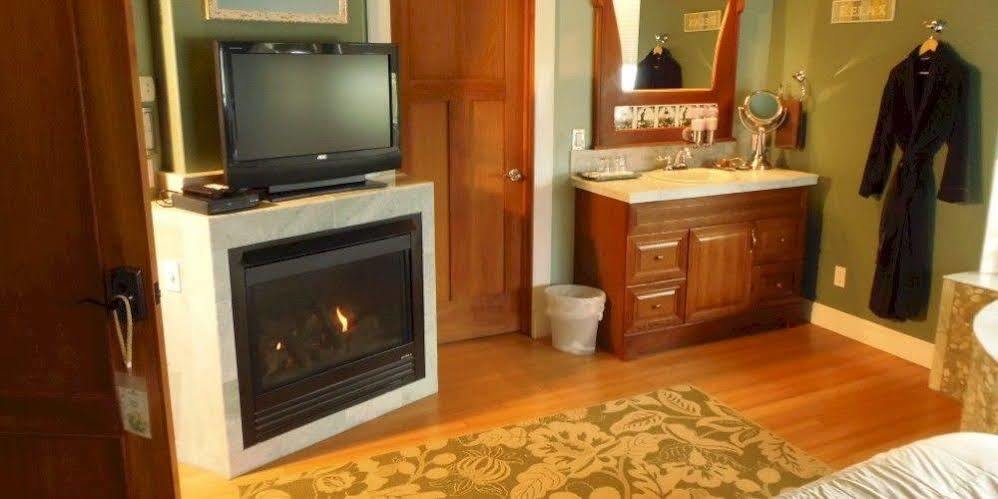 Collins Inn & Seaside Cottages (Adults Only) Ocean Shores Exterior foto